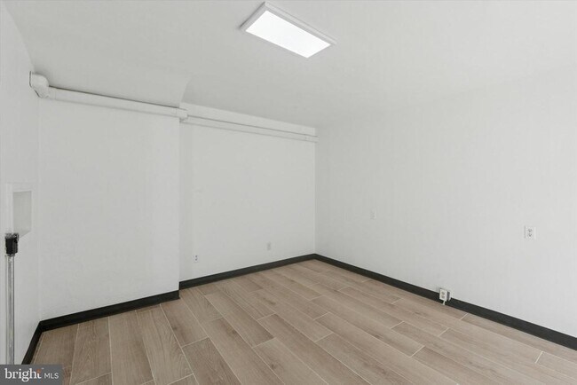 Building Photo - 1538 Pine St