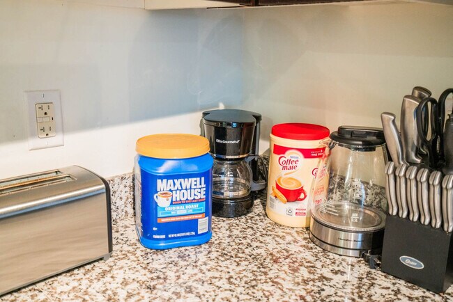 Building Photo - 888 N 4th St