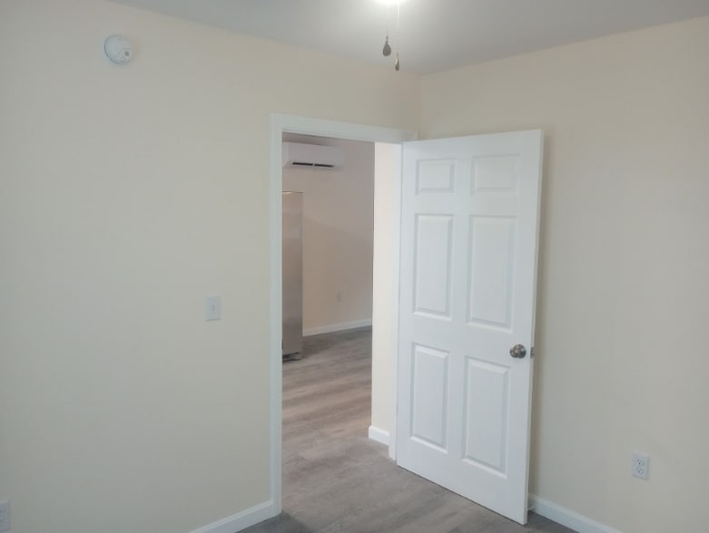 Building Photo - 10 Boulder Dr