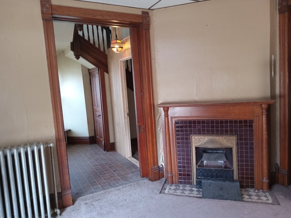 Building Photo - 906 N Grand Ave