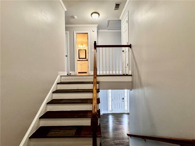 Building Photo - 2212 Ewell Park Dr NW