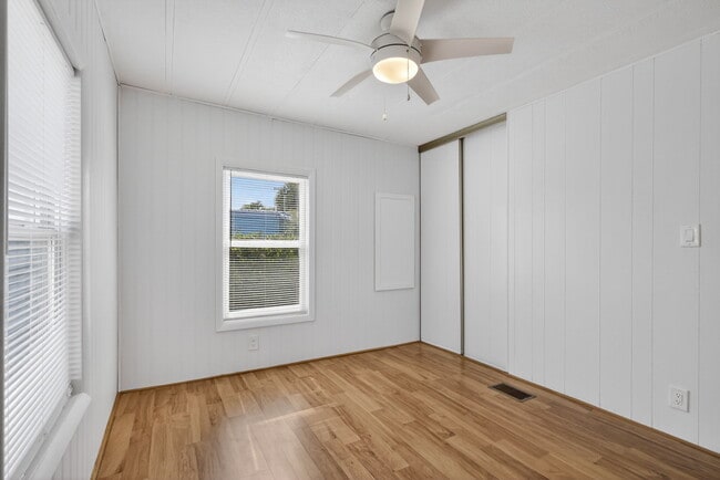 Building Photo - 65 Relaxed Cir