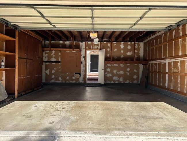 Building Photo - FANTASTIC 3BD TOWNHOUSE FOR LEASE!