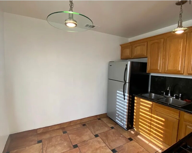 Building Photo - 1630 Griffith Park Blvd