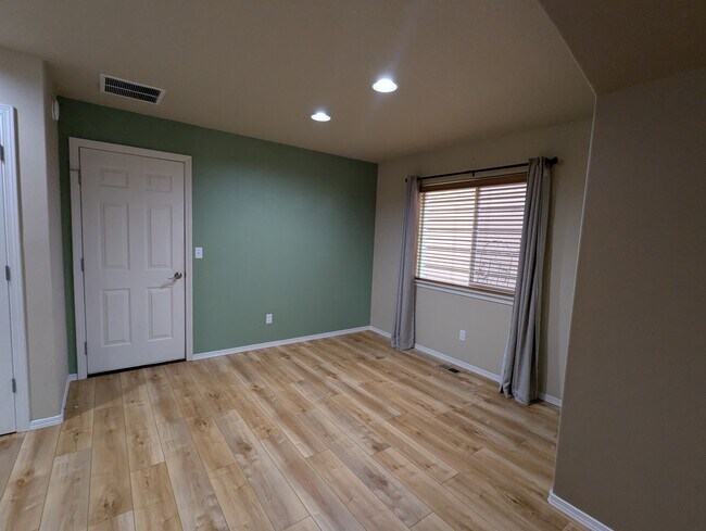 Building Photo - 20565 Sun Meadow Way