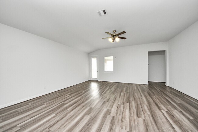 Building Photo - 8815 Arch Rock Dr