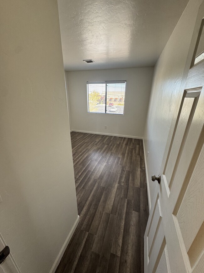 Building Photo - 8440 E Greg Ct