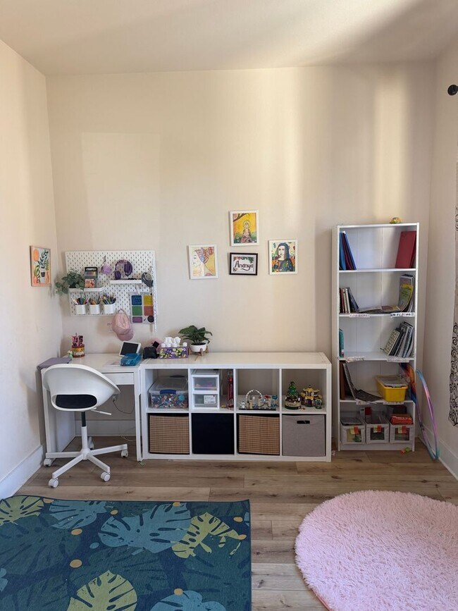 Building Photo - 1832 Indian Apple Wy