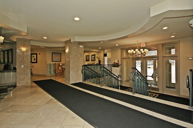 Building Photo - 7400 River Rd