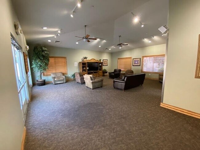 Building Photo - 1028 Canyon Vista Rd