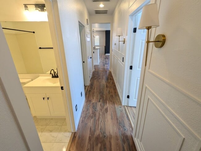 Building Photo - 10180 Delray Beach Ave