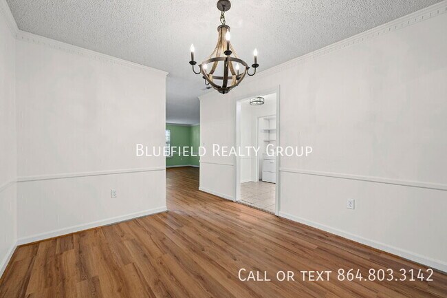 Building Photo - 925 Cleveland St