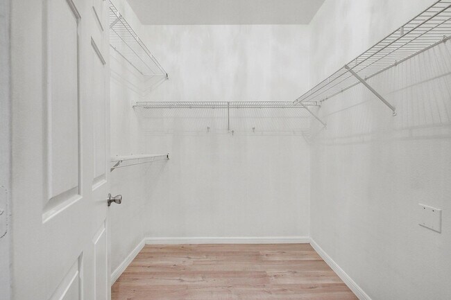 Building Photo - 2320 Gracy Farms Ln