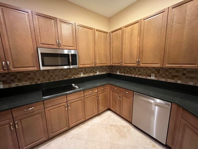 Building Photo - 270 NE 69th Cir