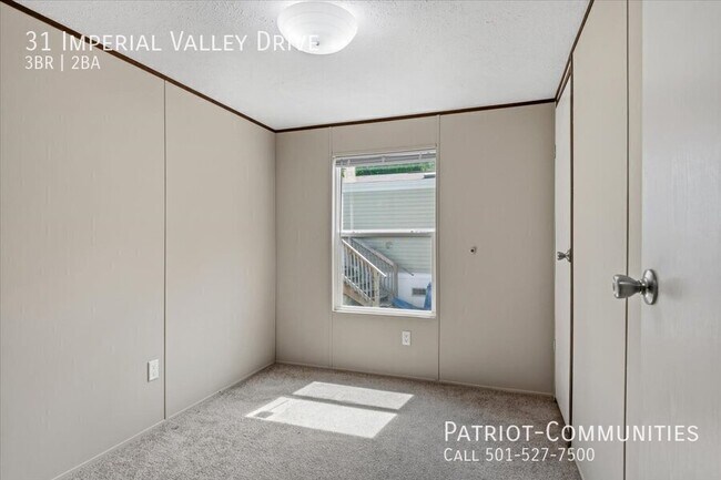 Building Photo - 31 Imperial Valley Dr
