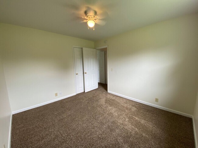 Building Photo - Pet Friendly Home For Rent Near Post!