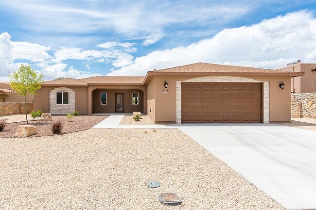 Building Photo - 4507 Mesa Central Dr
