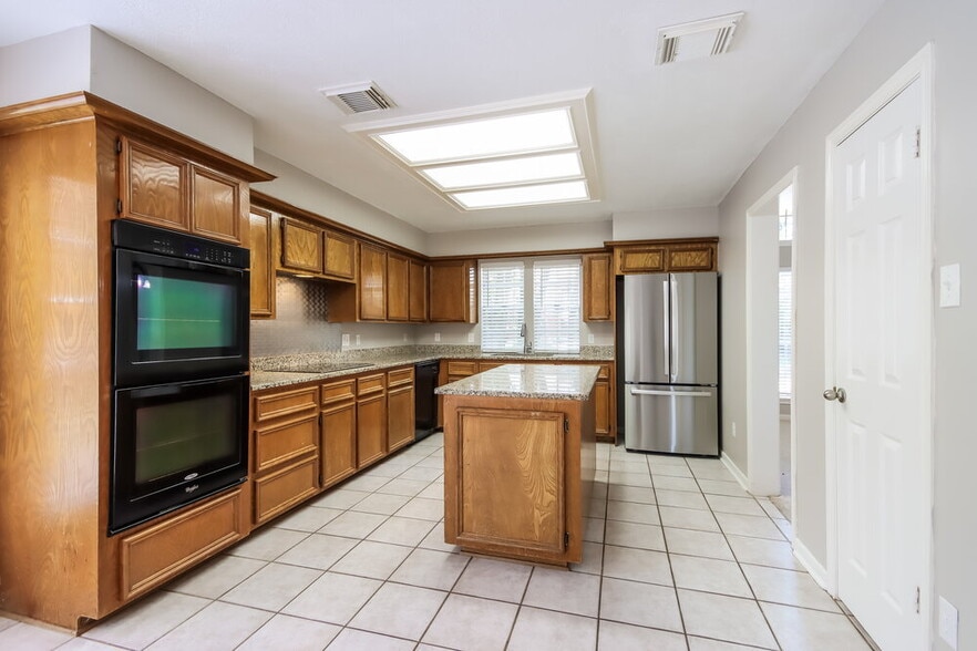 Building Photo - 3102 Hickory Falls Dr