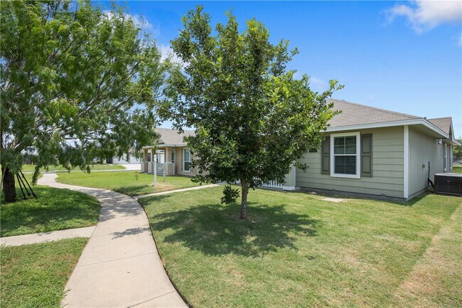 Building Photo - 3643 WL Breeding Dr