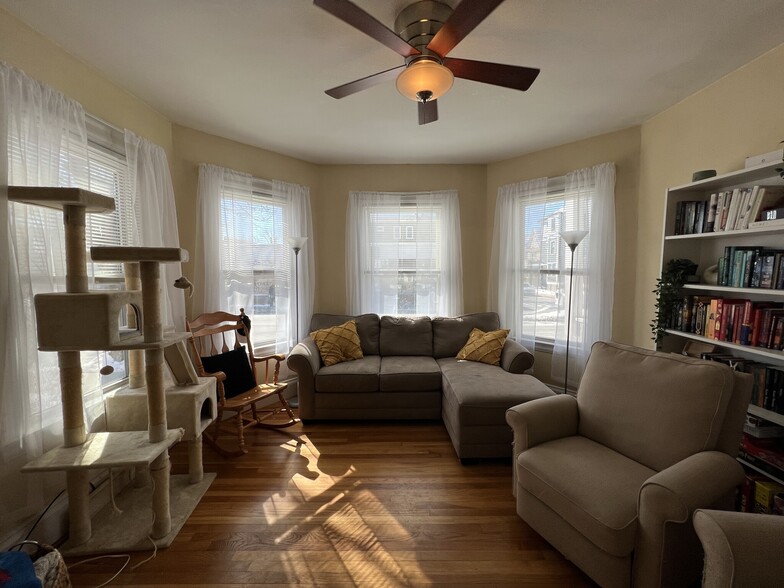 Building Photo - 383 Highland Ave