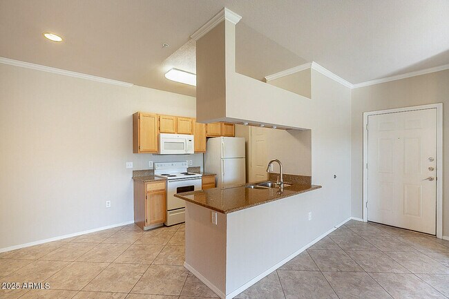 Building Photo - 5401 E Van Buren St