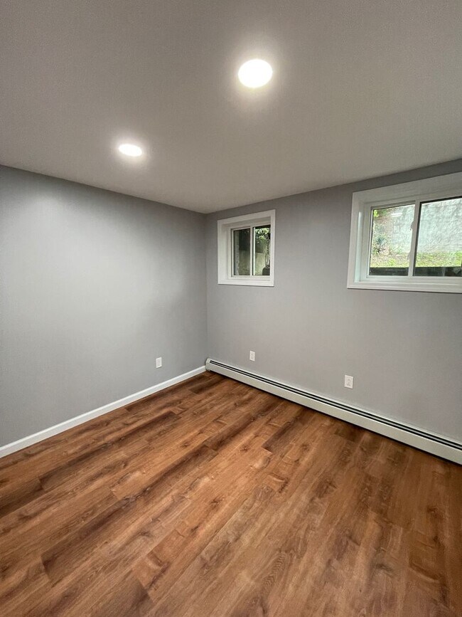 Building Photo - 156 South St