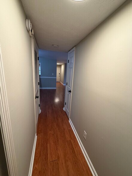 Building Photo - 1394 N Crossing Dr NE