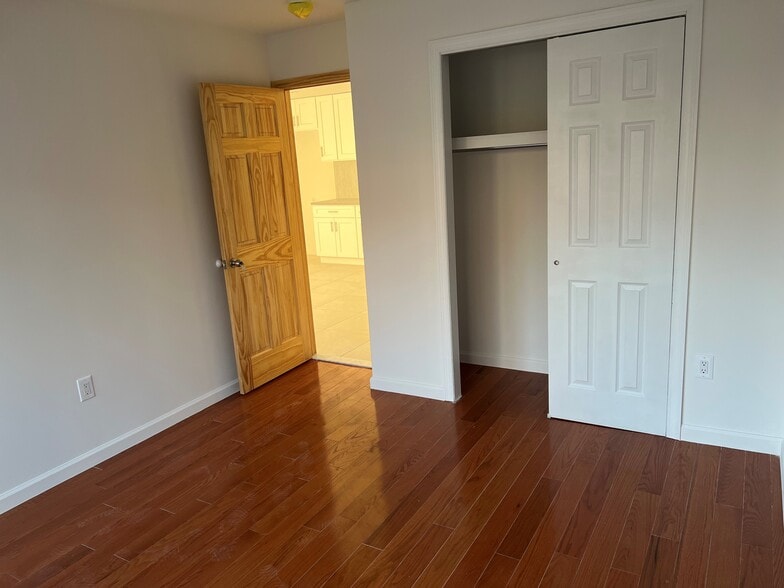 Building Photo - 21402 23rd Ave