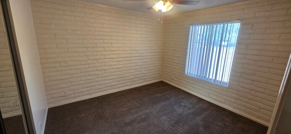 Building Photo - 24 N Mesa Dr