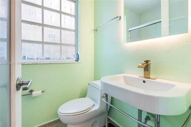 Building Photo - 439 15th St