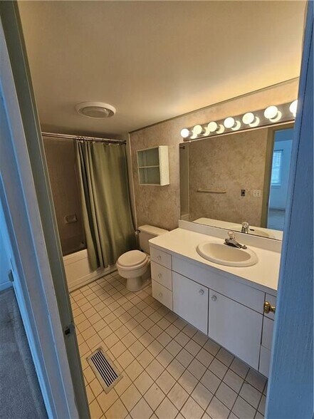 Building Photo - 37 Lawton Brook Ln