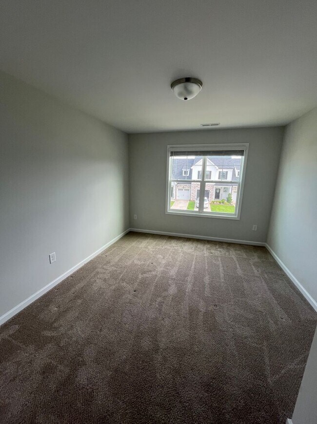 Building Photo - Charming 3 Bedroom Home Located In Zebulon NC!!!