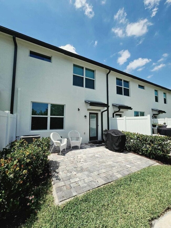 Building Photo - 3213 Watercress Dr
