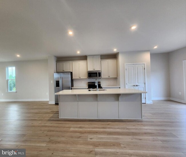 Building Photo - 9400 Tanfield Dr