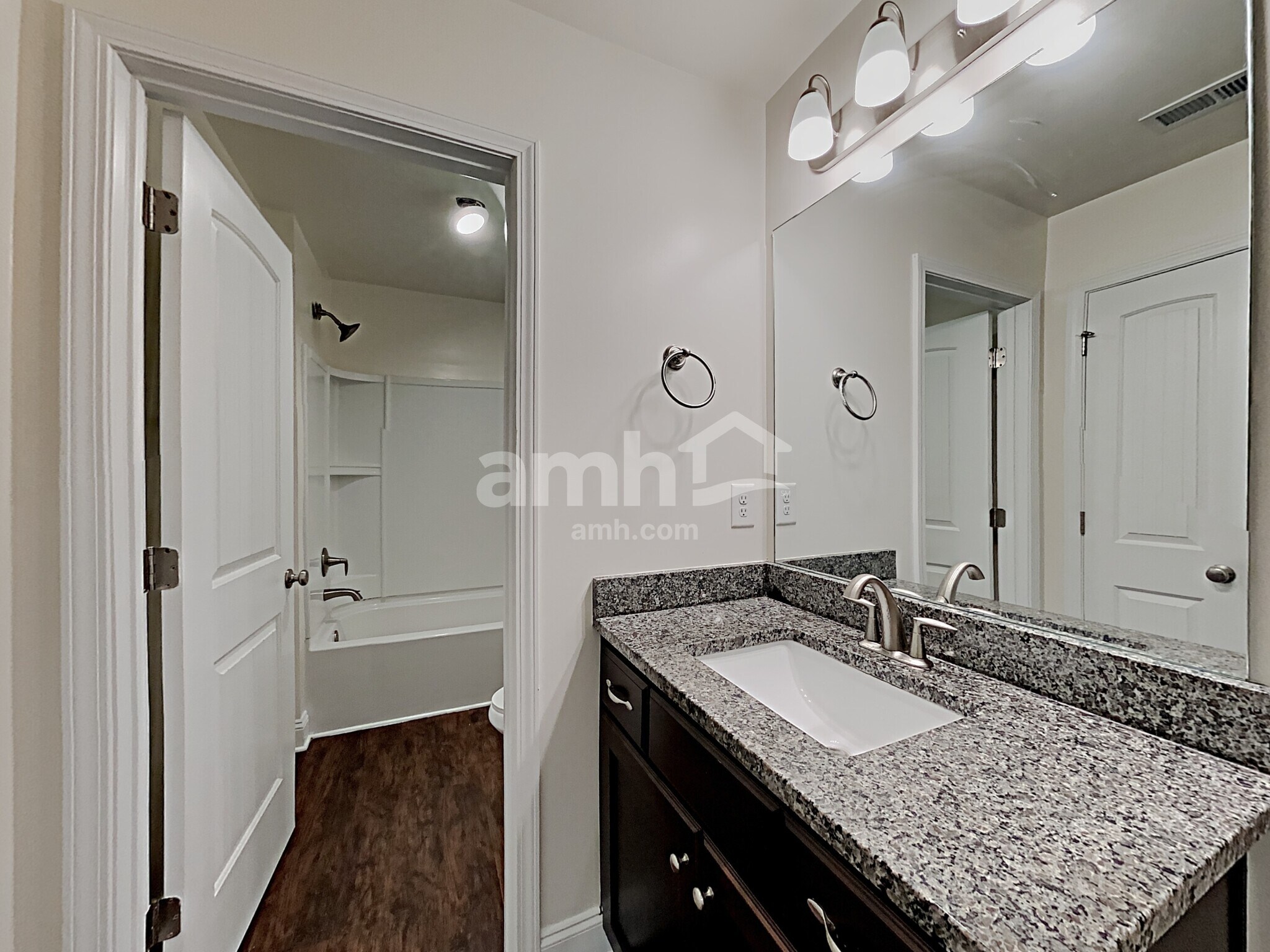 Building Photo - 453 Juniper Bluff