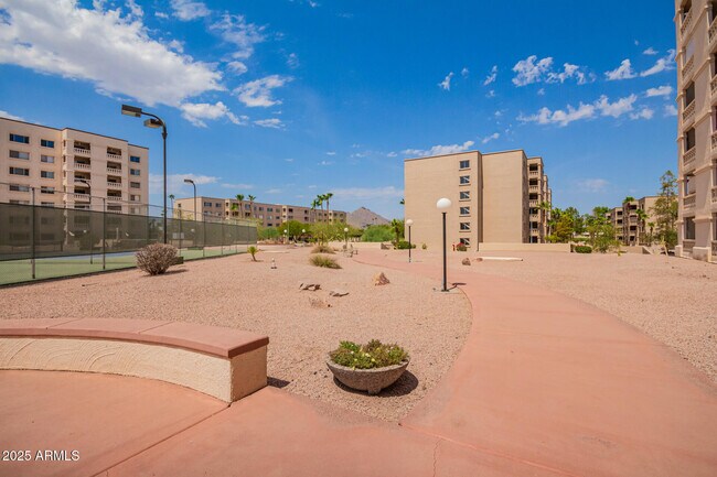 Building Photo - 7930 E Camelback Rd