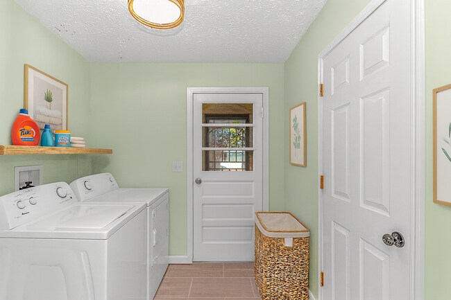 Building Photo - 37 Calabash Dr