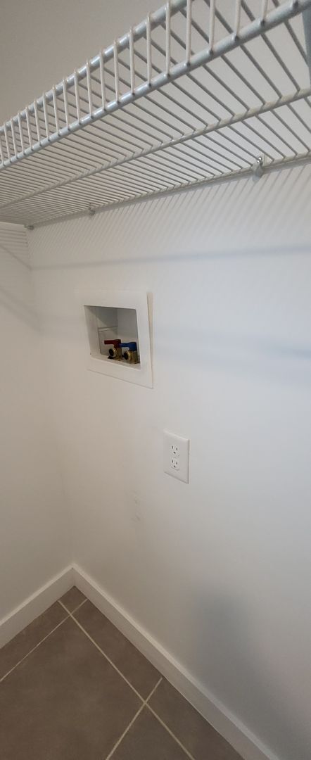 Building Photo - 5332 Silver Clover Ln