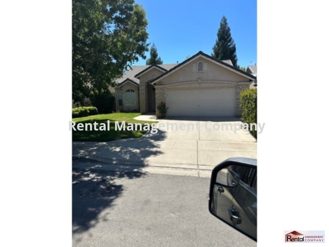 Primary Photo - Dont miss this open concept, big kithen wi...