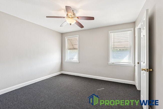 Building Photo - 4003 Shannon Dr