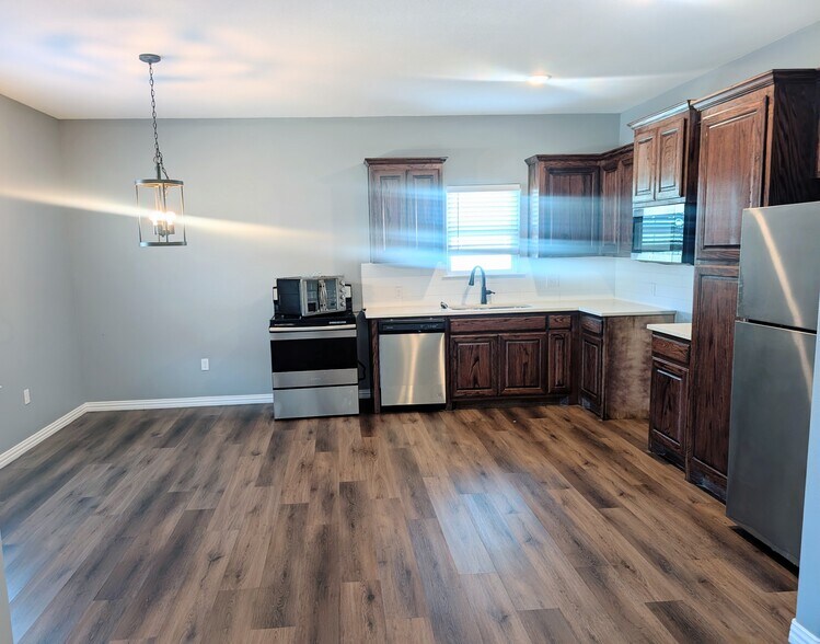 Building Photo - 1014 E Epstein St