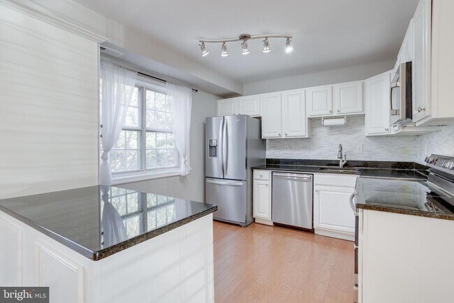 Building Photo - 5312 Anchor Ct
