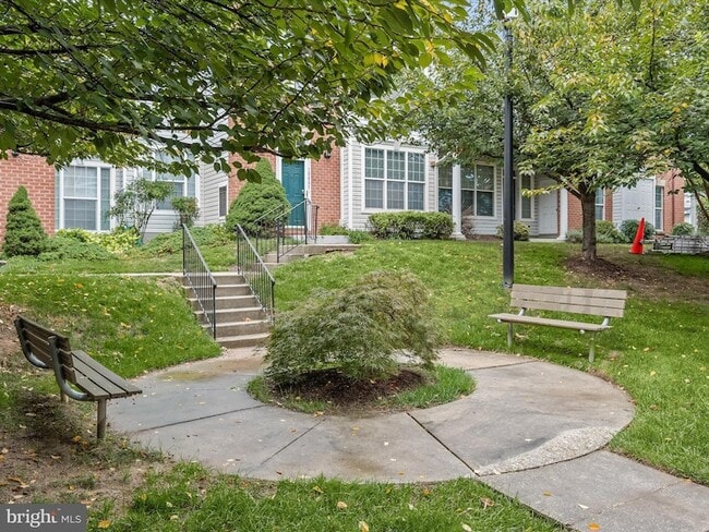 Building Photo - 10713 Symphony Way