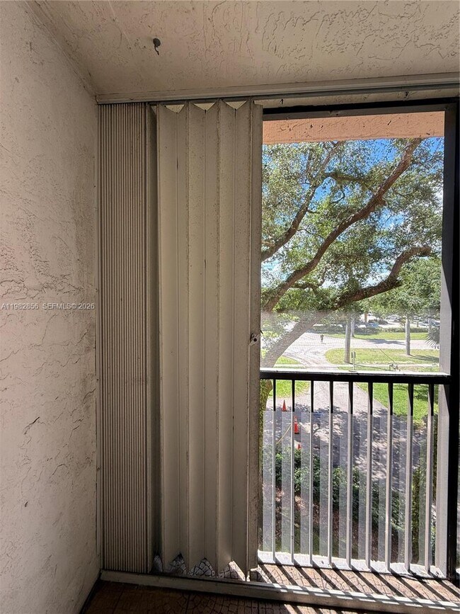 Building Photo - 6800 Cypress Rd