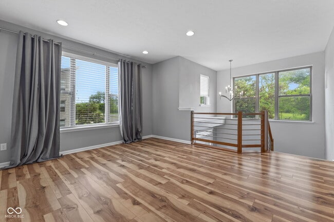 Building Photo - 13093 Grand Vue Dr