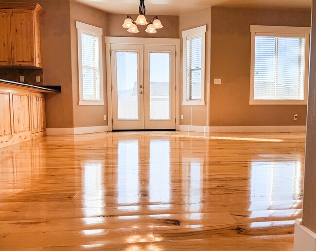 Building Photo - 1022 S 1050 E