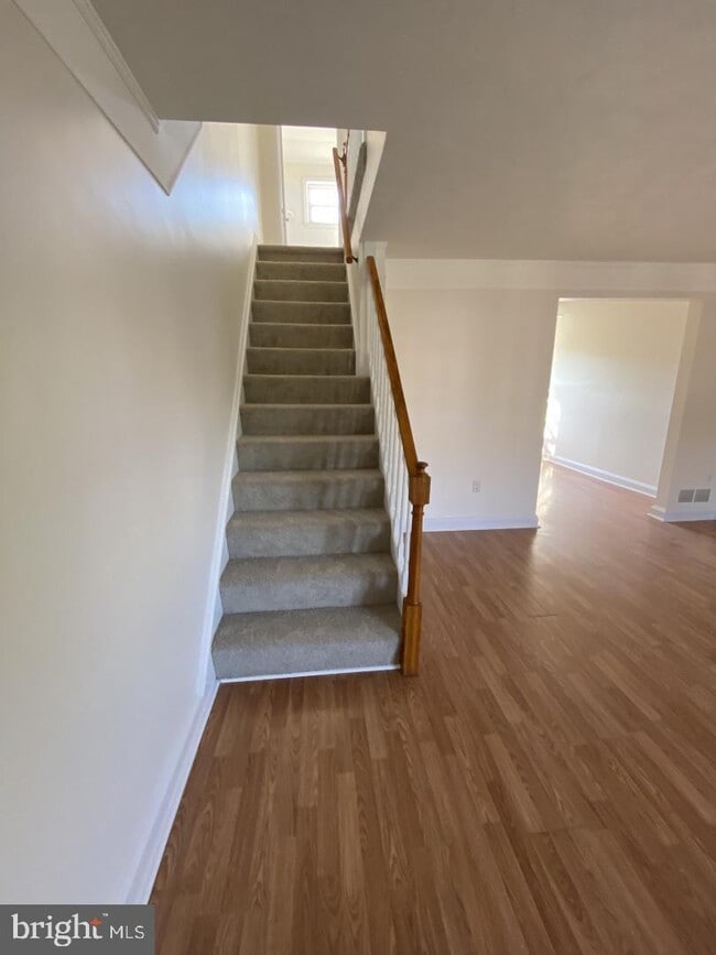 Stairs - 1931 Penhall Rd