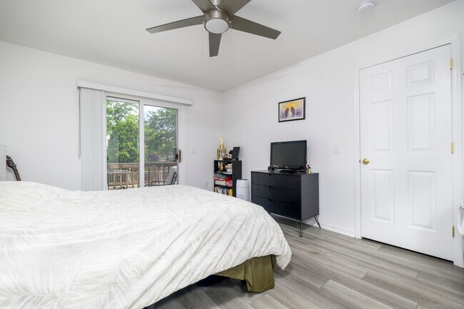 Building Photo - 39 Glenrock