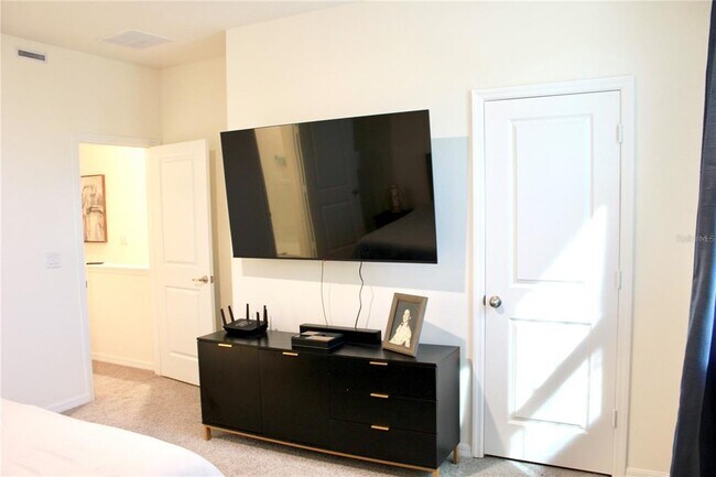 Building Photo - 4461 Small Creek Rd