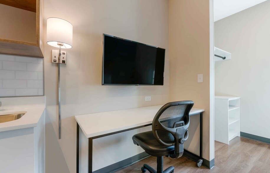 Building Photo - Furnished Studio-Orlando - Sanford